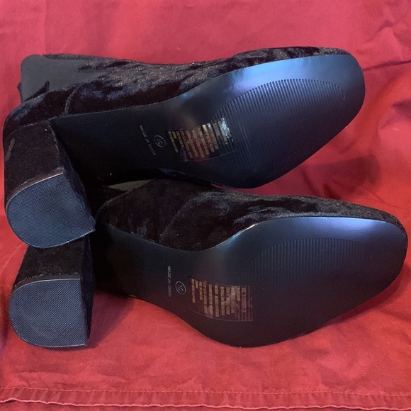 New in package, size 10 black suede boots, made by Avon . These are so cute! - Picture 4 of 5